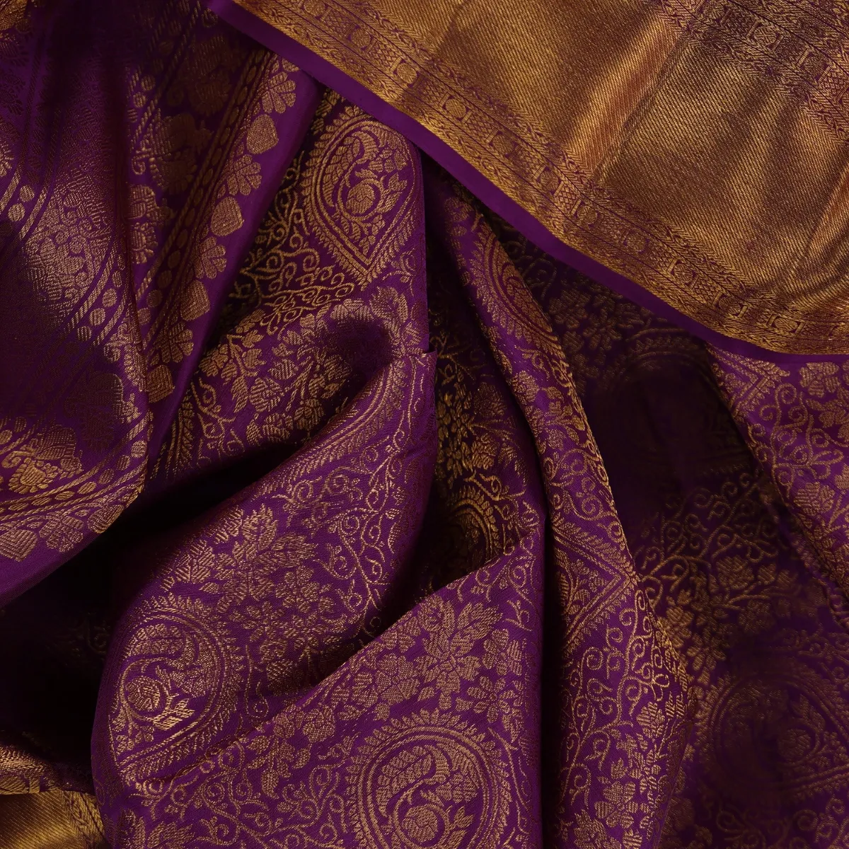 Kanchipuram Handlooom Silk Saree Golden Colour 3 Gram Gold Saree